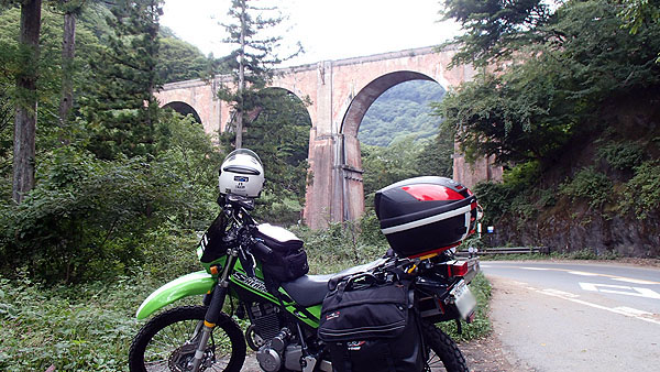 めがね橋とスーパーシェルパ